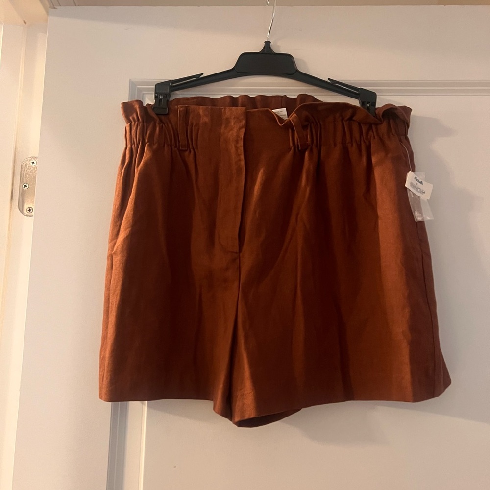 House of Harlow 1960 Paperbag Waist Shorts NWOT
